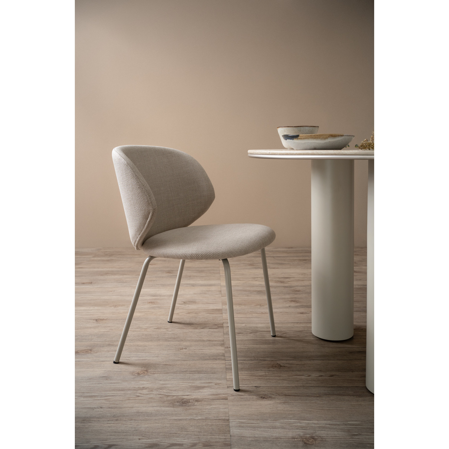 Hiri Dia1200 Round Dining Table - Image 7